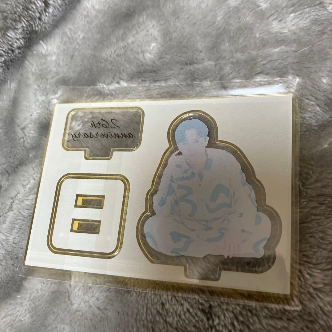 M!LK 吉田仁人 26thアクスタ＆『さえない暮らし』ブックレット - メルカリ