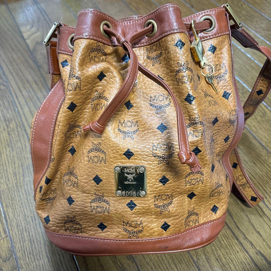 MCM レザー ショルダーバッグ 中型 ショルダー＆クロスボディ | MCM® JP