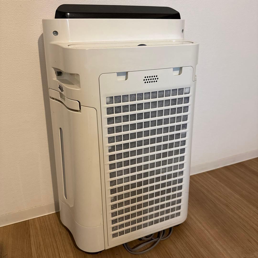 SHARP 空気清浄機 ホワイト 縦型 KC-G50-W 2018年 - メルカリ