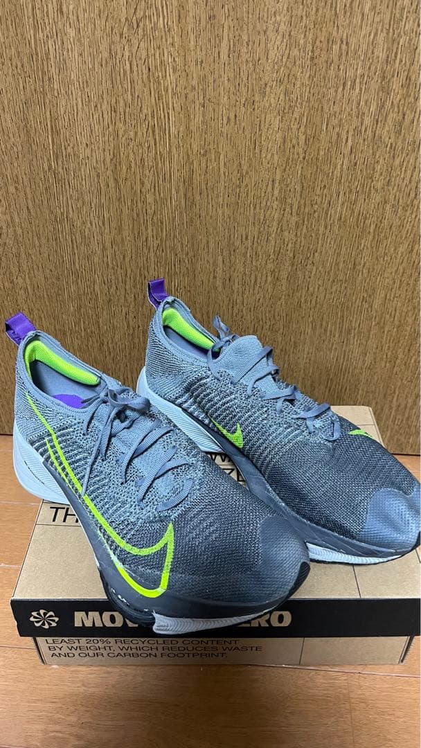 Nike ランニングシューズ、エア ズーム テンポ ネクスト% フライニット