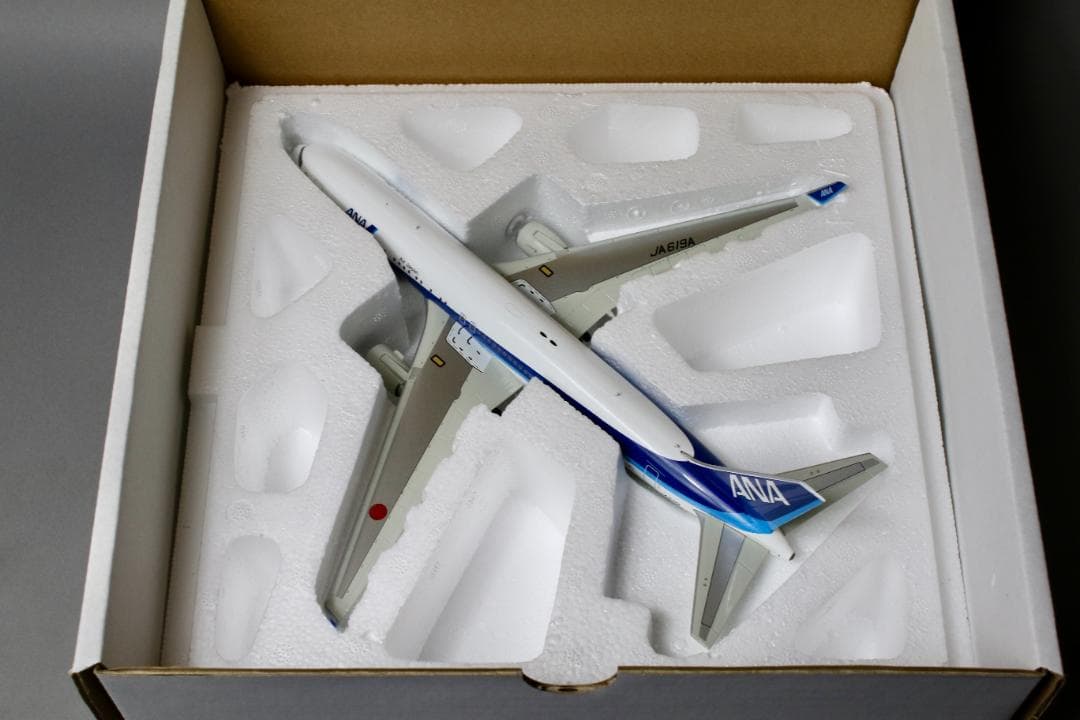 レア ANA B767-300ER JA619A 1/200 完成品 - メルカリ