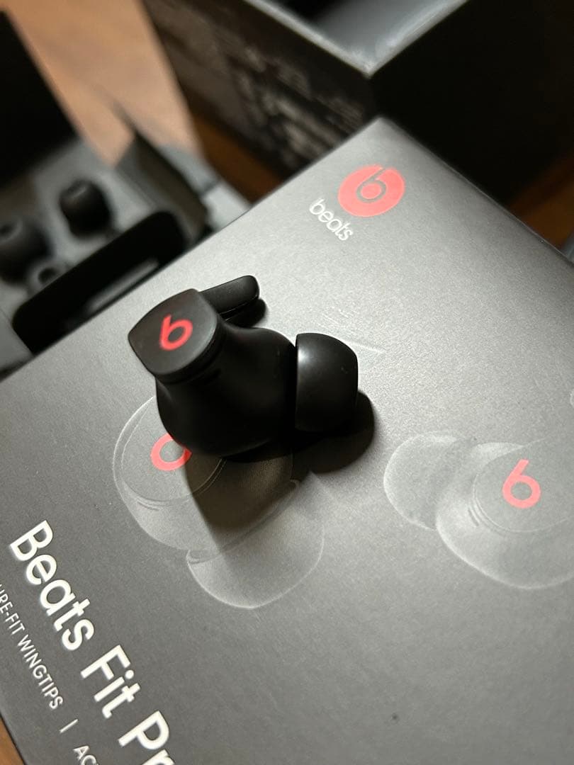 Beats Fit Pro】箱・付属品付き ※イヤーチップM 片方欠品 - メルカリ