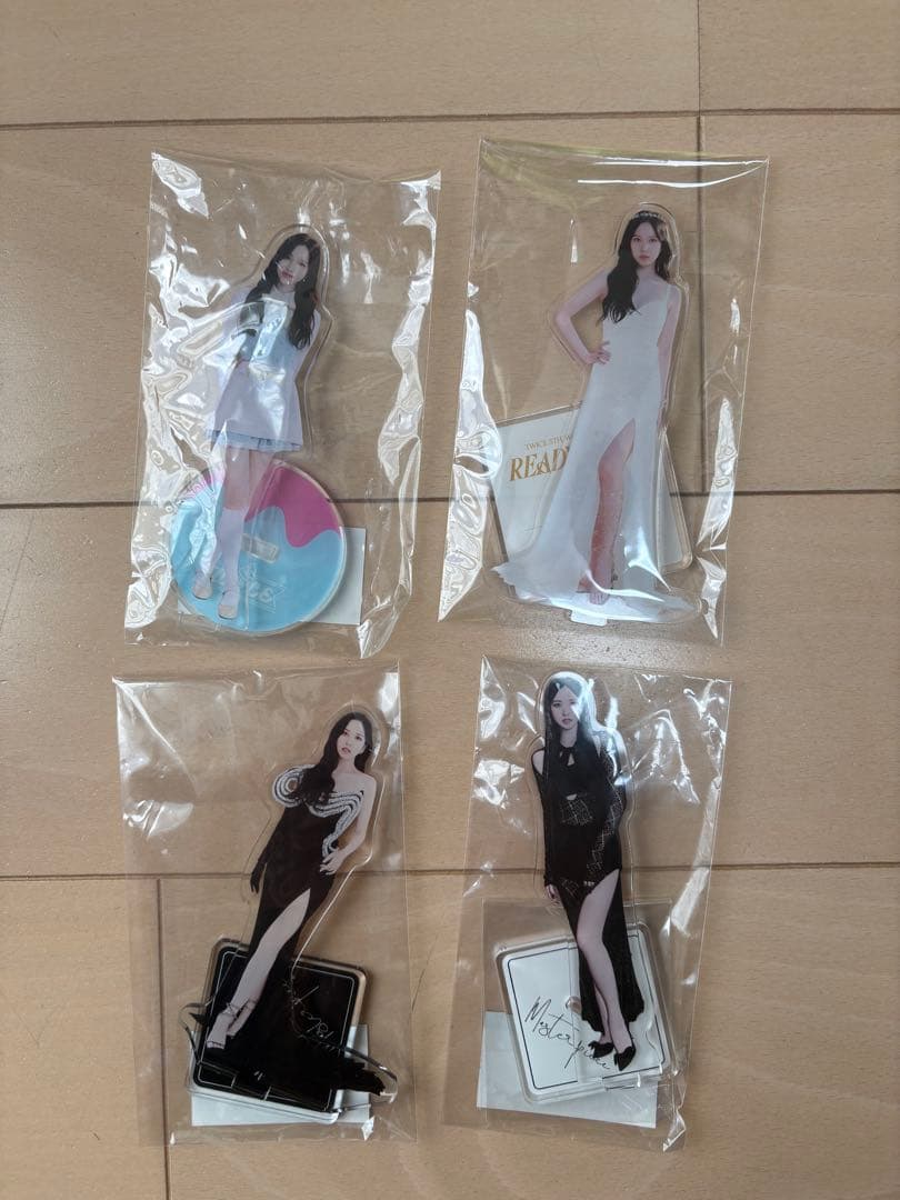 TWICEミナ アクスタセット - メルカリ