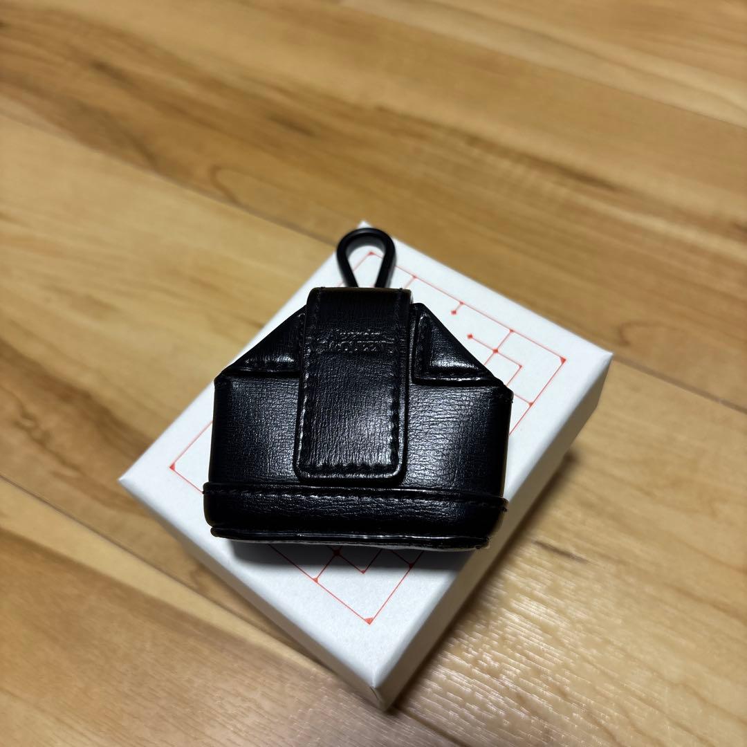 Alexander McQueen】AirpodsPro ケース - メルカリ