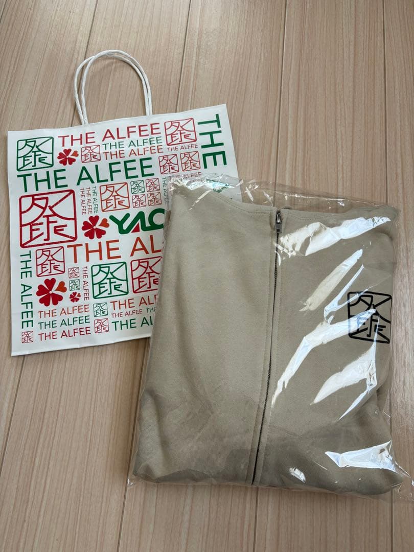 【ショッパーおまけ】ALFEEポテくまくんパーカー（サンドベージュ） THE ALFEE ポテくまくんパーカー サンドベージュ 【ショッパーおまけ