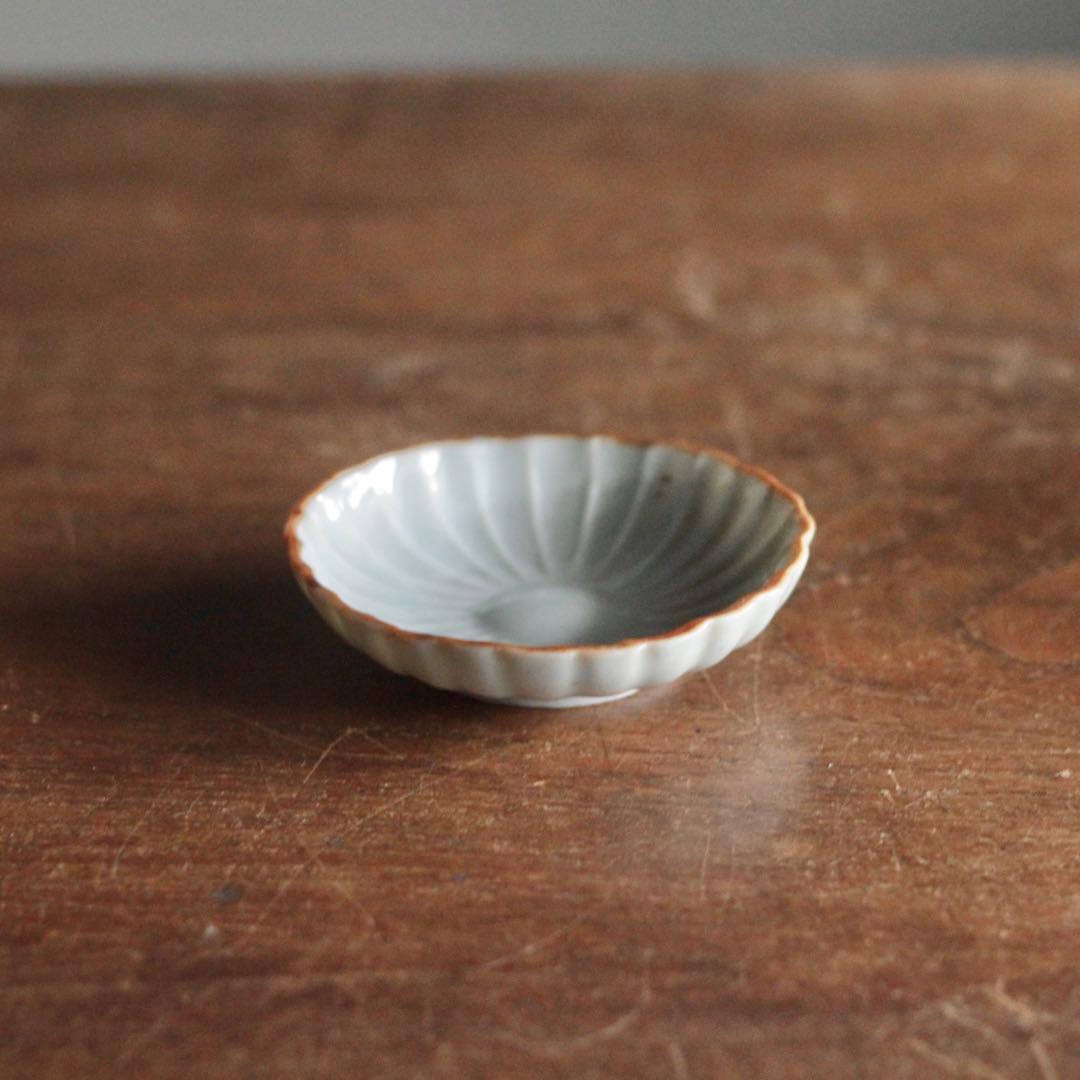 口紅のある 古伊万里 菊皿 小皿 平盃 No.8 古美術古道具 アンティーク