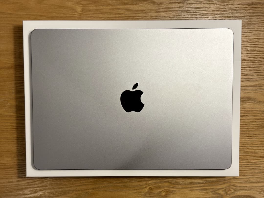 MacBook本体 M2 MacBook Air 2022 13inch 512GBSSD 8GB Amazon.com: Apple 2022 13'' MacBook Air with M2 chip, 8 core CPU
