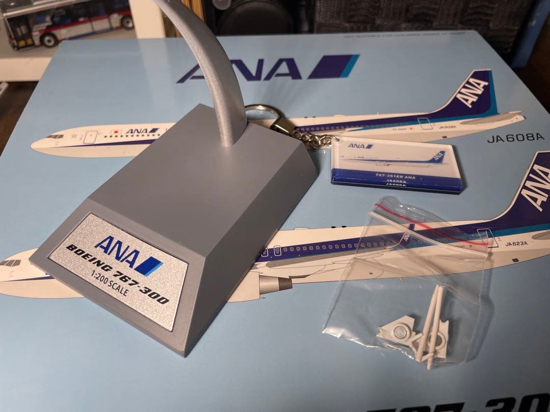 ANA B767-300 1/200 JFOX製 - メルカリ