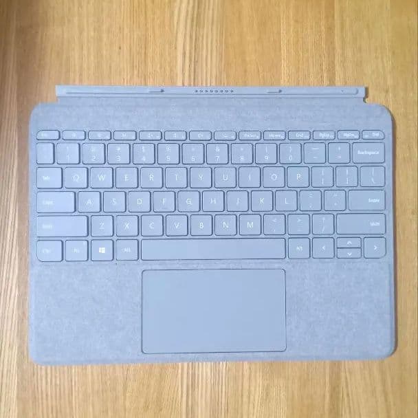 Surface Go タイプ カバー [US 英語版 英字配列] (プラチナ)