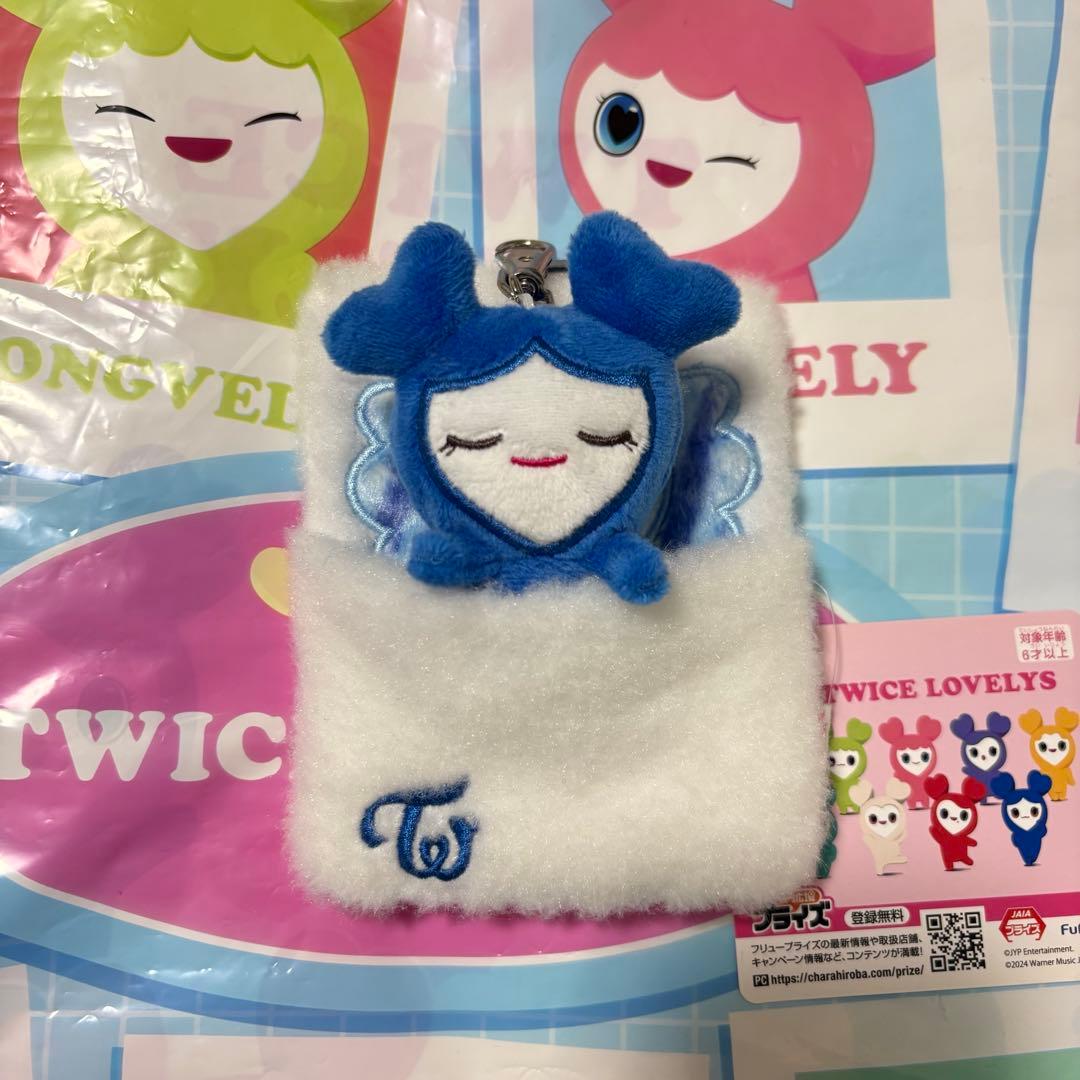 TWICE LOVELYS おふとんリールパスケースGiGO限定 ツウィ - メルカリ