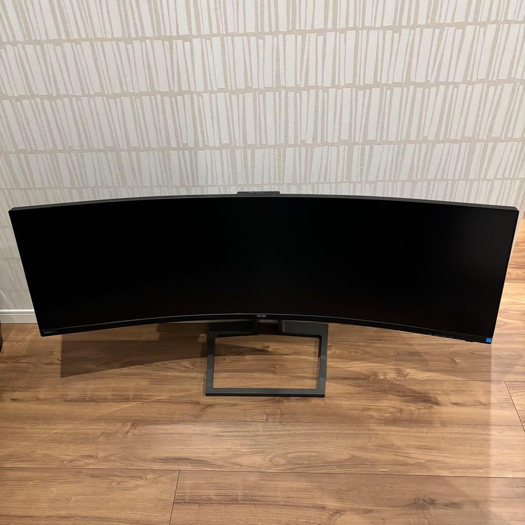 PHILIPS モニター　49インチ　湾曲モニター　超美品　ゲーミングモニター 32:9のウルトラワイド湾曲ディスプレイで大迫力の映像とゲームの世界に