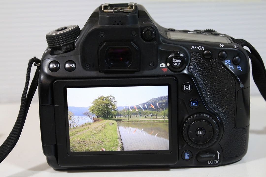 ジャンク品Canon EOS 80D EF-S18-135mm TAMRON 付