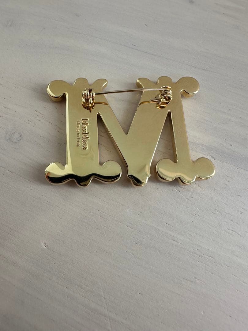 Max Maraクリスタル ブローチ -Optical white