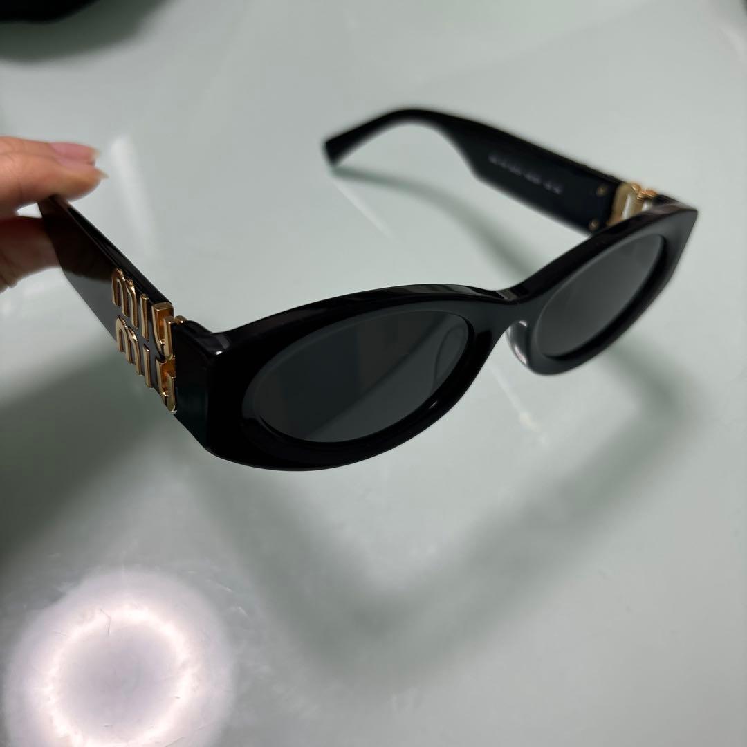 miu miu キャットアイ サングラス 黒 ブラック - メルカリ