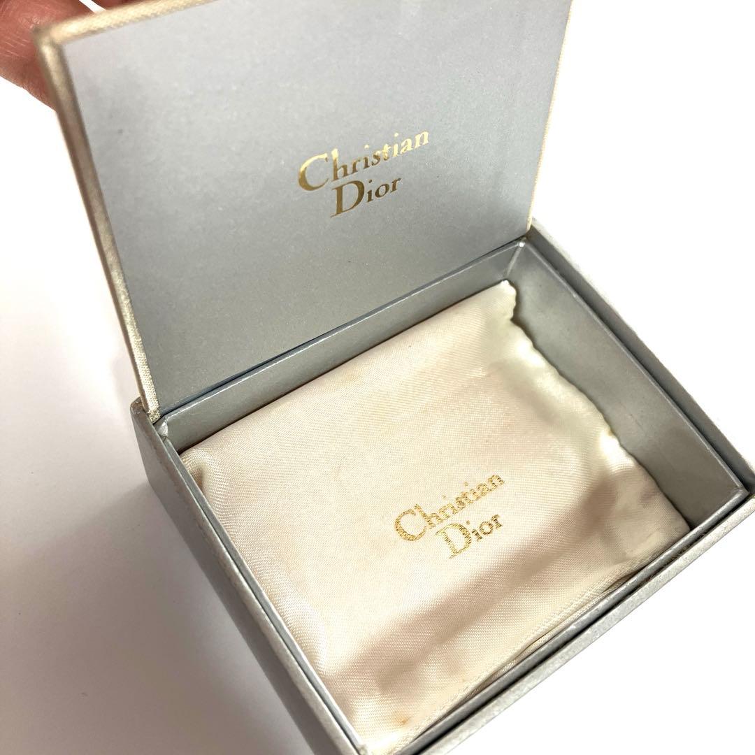 美品】クリスチャンディオール パール ラインストーン ブローチ - メルカリ