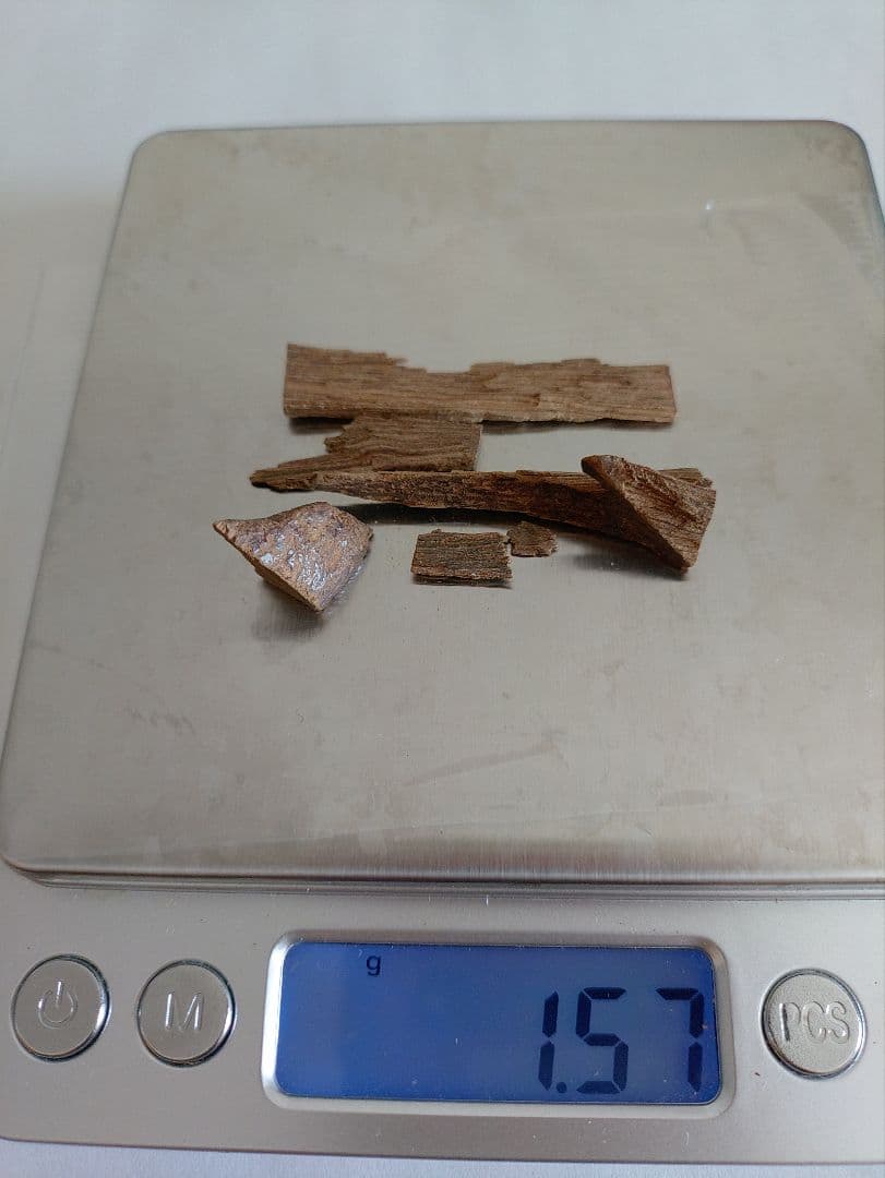 古渡命銘木　眞那賀　1.57g 1点物 沈香　香木　お香 [ウ 眞那賀]