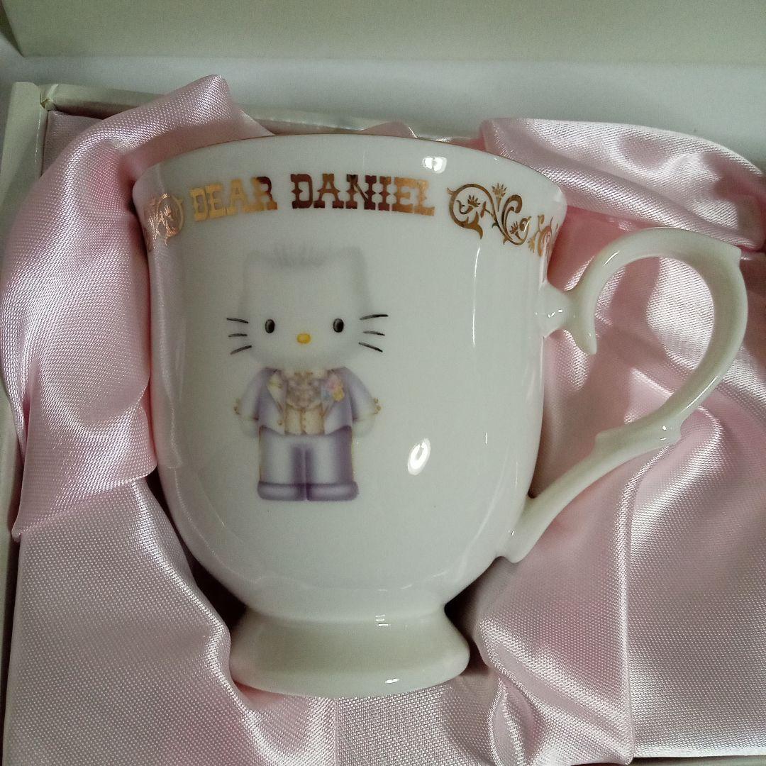 レア‼️ハローキティ＆ ダニエル ウェディングマグカップペアセット