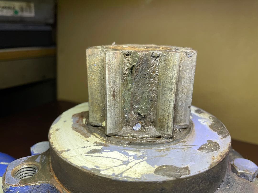 タダノ ユニック クレーン 旋回減速機 ジャンク扱い - メルカリ