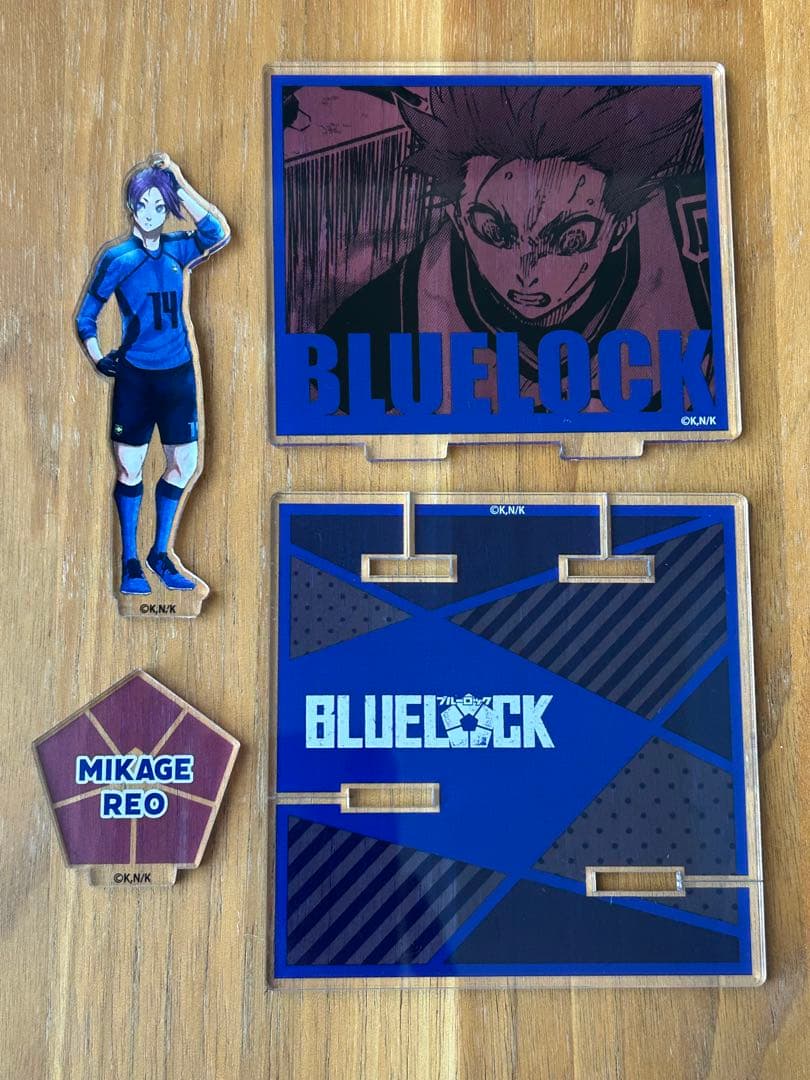 ブルーロック アクリルジオラマスタンド 06 御影玲王 - メルカリ