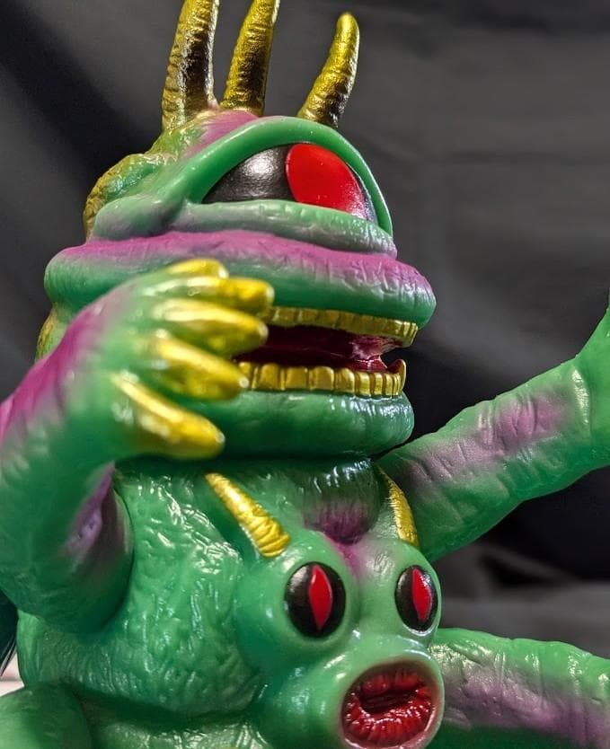 バクラー＋寄生虫「スペクトルマン」登場怪獣（メディコムトイ）蓄光