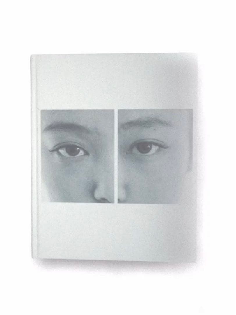 【初回生産限定盤】JENNIE Photobook 写真集 代官山 POP UP JENNIEの写真展「J2NNI5」が代官山 蔦屋書店にて開催。韓国を代表する