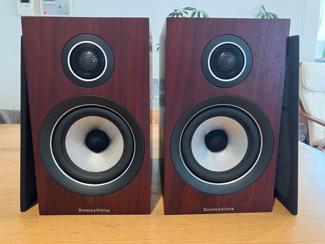 スピーカー・ウーファー Bowers & Wilkins 707 S2 スピーカー】B&W、707S2 (PAIR)のご紹介です。