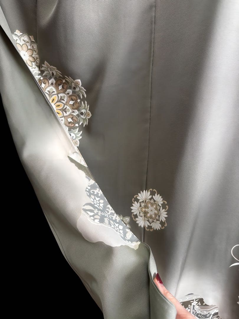 ゲリラセール！極逸品 正絹 縫い紋（刺繍紋）付き - メルカリ