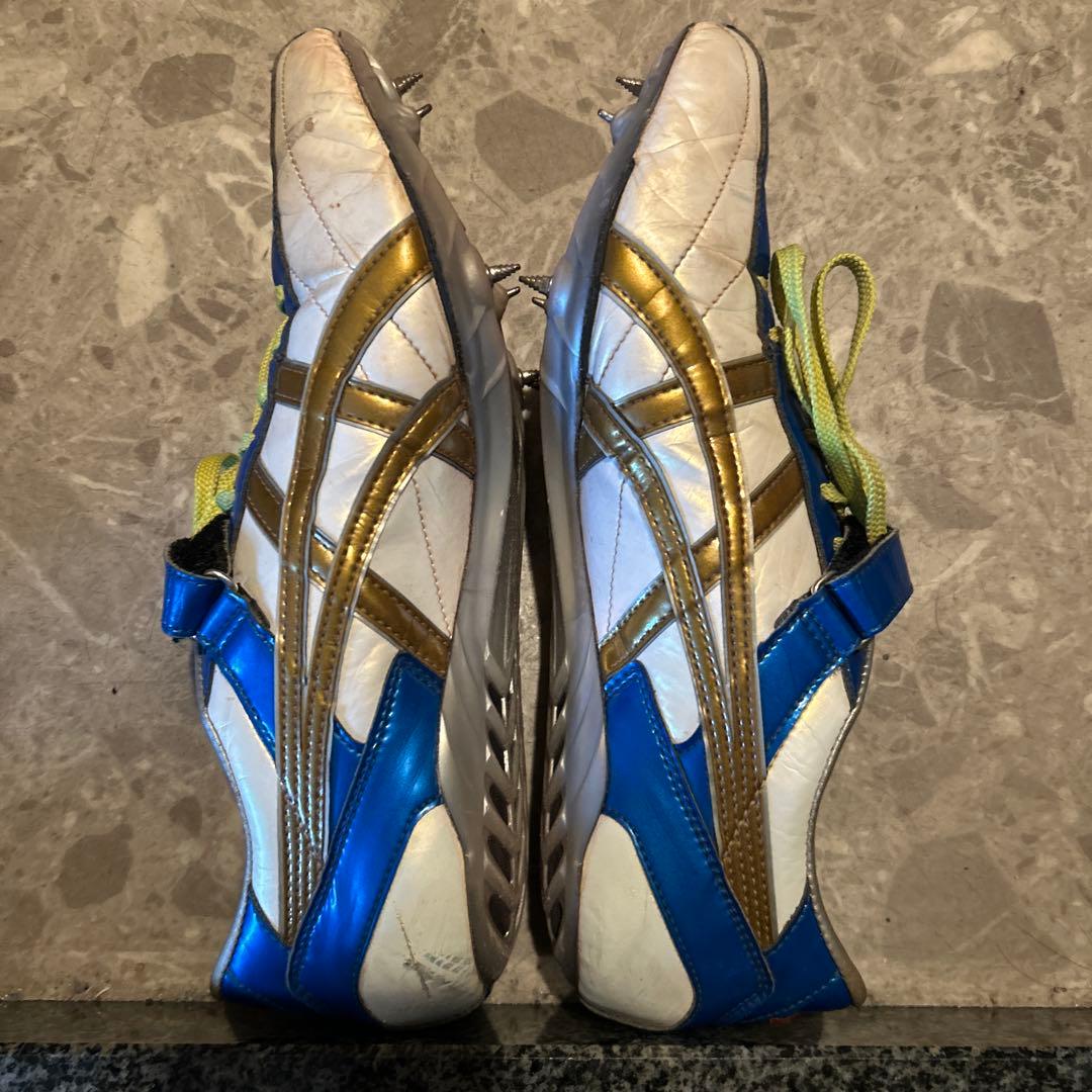 asics スパイクシューズ 青/白/金 - メルカリ