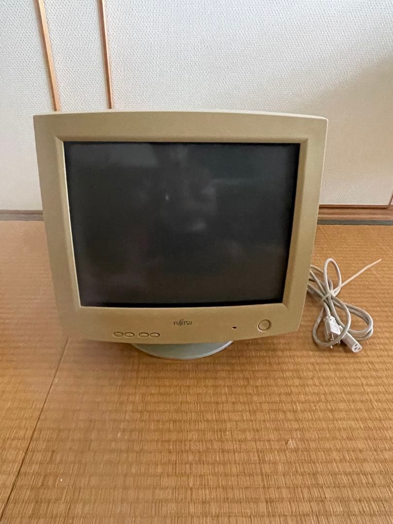 懐かしいレトロなブラウン管モニター15型 - メルカリ