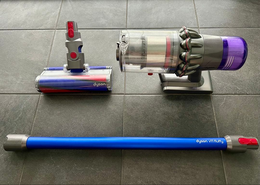 【本日限定価格】ダイソン V11 Fluffy 純正バッテリー・保証付 本日限定価格】ダイソン V11 Fluffy 純正バッテリー・保証付