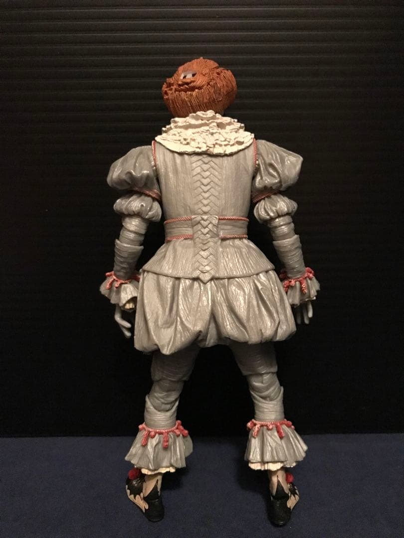NECA アルティメットペニーワイズ ザ・ダンシング・クラウン