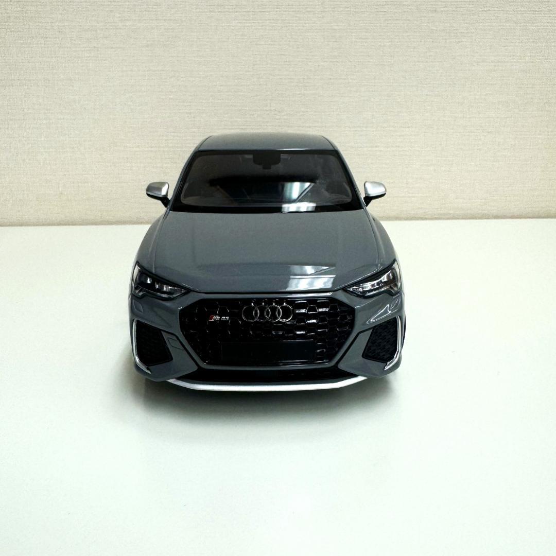 アウディRS Q3 スポーツバック グレー ミニチャンプス 1/18 - メルカリ