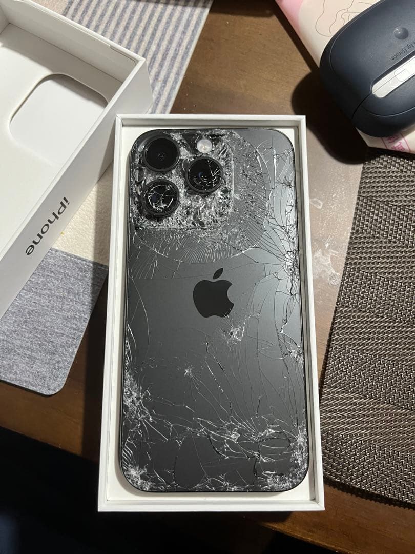 iPhone 15 Pro ブラック本体 256 GB ジャンク 箱あり - メルカリ