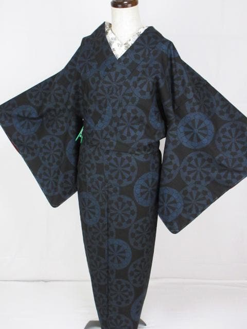 新古品！純泥染＊7マルキ＊本場奄美大島紬＊河野絹織物＊絣＊着物