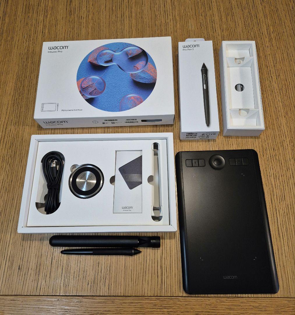 液タブ・ペンタブ Wacom Intuos Pro Small PTH-460 Amazon | Wacom Intuos Pro Digital Graphic Drawing Tablet for Mac