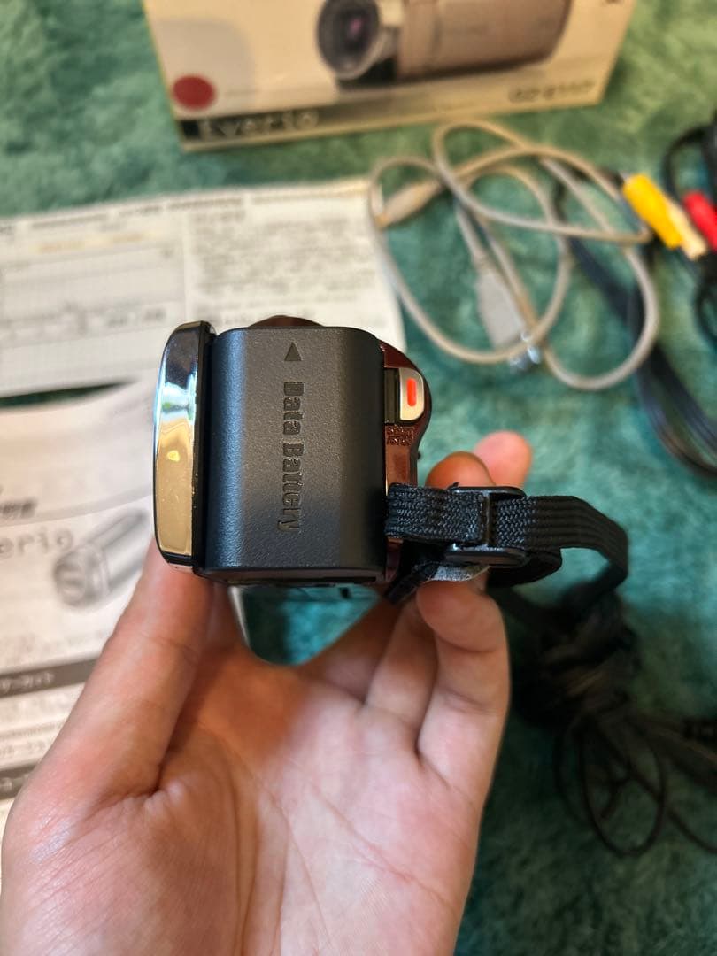 美品 JVC Everio GZ-E117 バッテリー2個付 ビデオカメラ - メルカリ