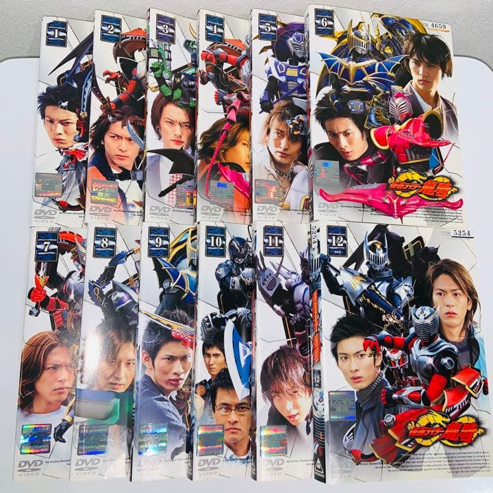 仮面ライダー 龍騎【全12巻+2作品】レンタル DVD