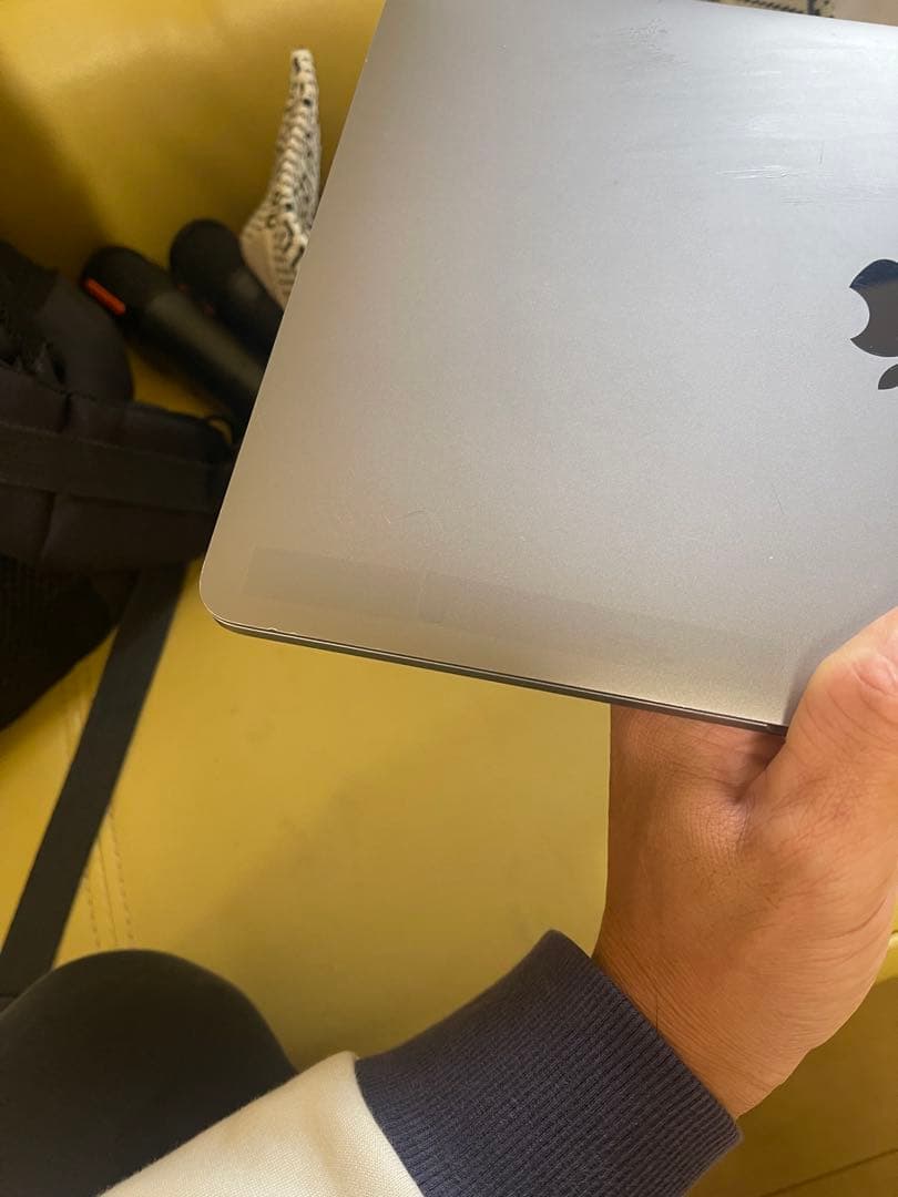 シルバー MacBook pro 2020 Amazon.com: Apple 15.4-inch MacBook Pro with Touch Bar, 2.3GHz