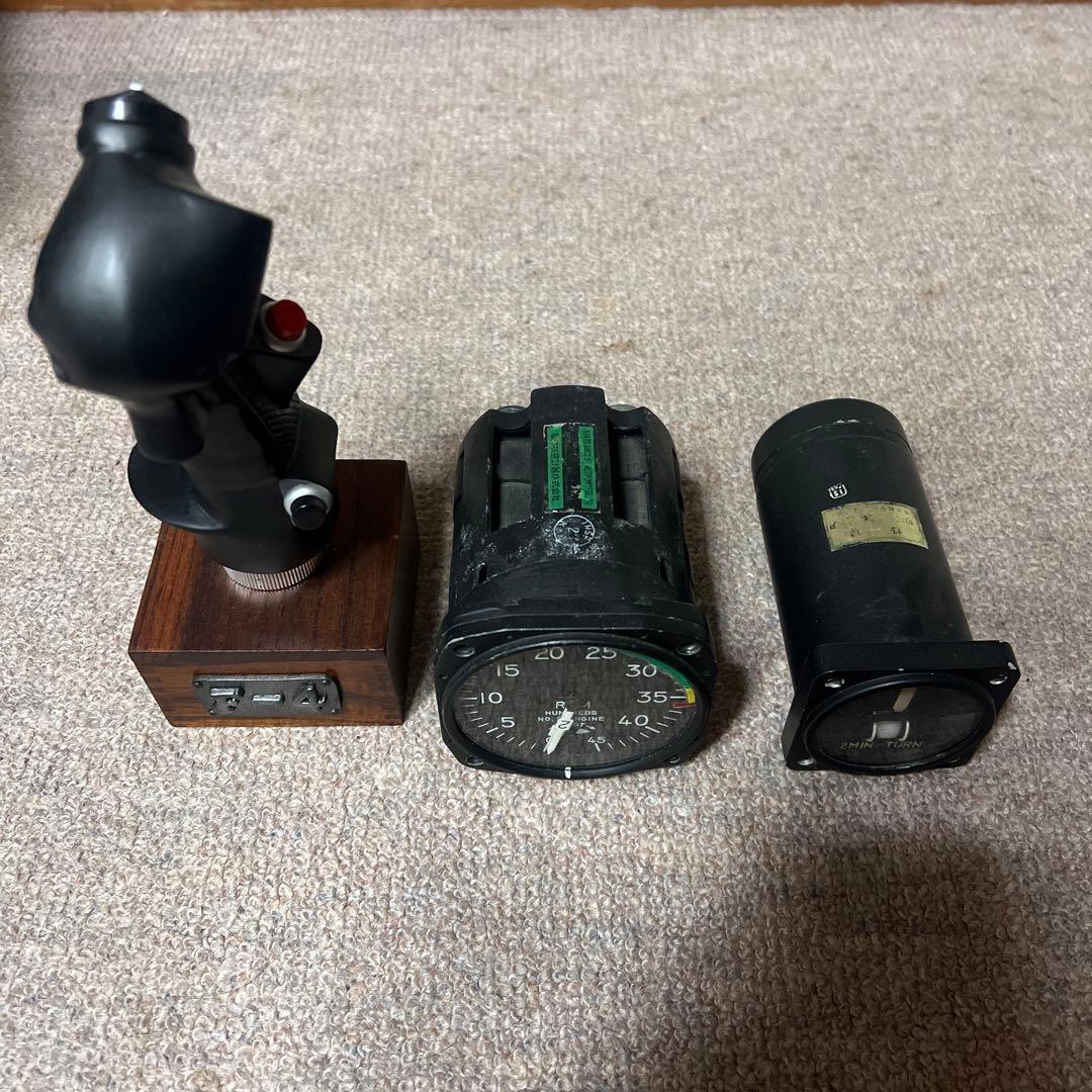 航空機模擬操縦桿と実際に航空機で使われていたアナログ計器セット 飛行機は、操縦桿に振動を送る機能がある！！ - Skyart JAPAN