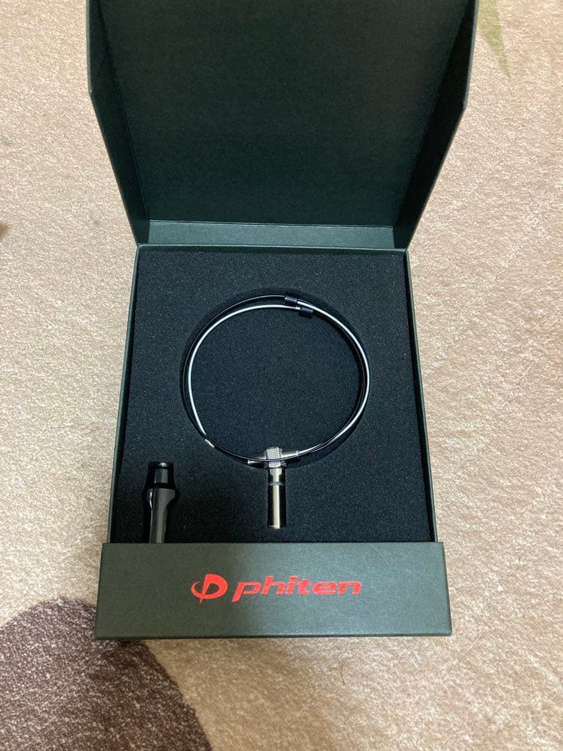 phiten ファイテン RAKUWAネックレス REVO 50センチ 試着程度