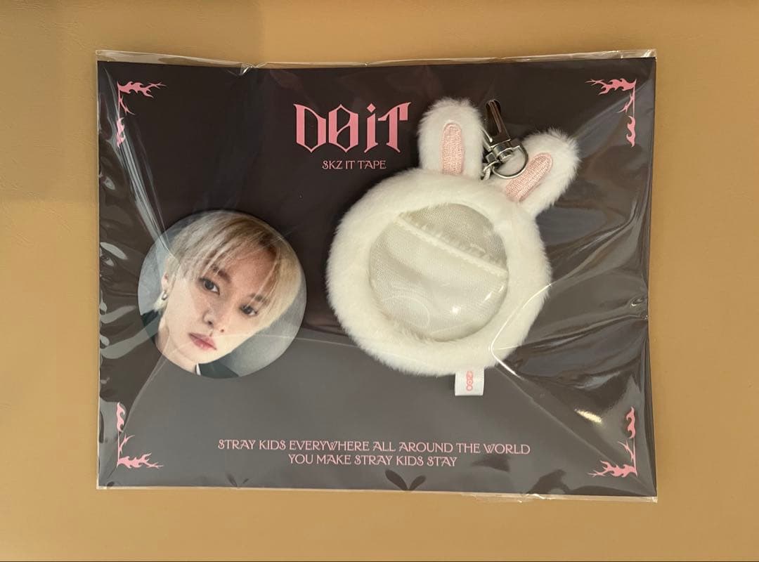 Stray Kids スキズ SOFT FACE BADGE リノ Leebit - メルカリ