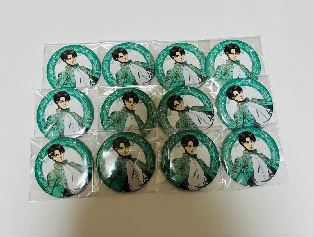 進撃の巨人 エスクリ リヴァイ 缶バッチ 缶バセット - メルカリ