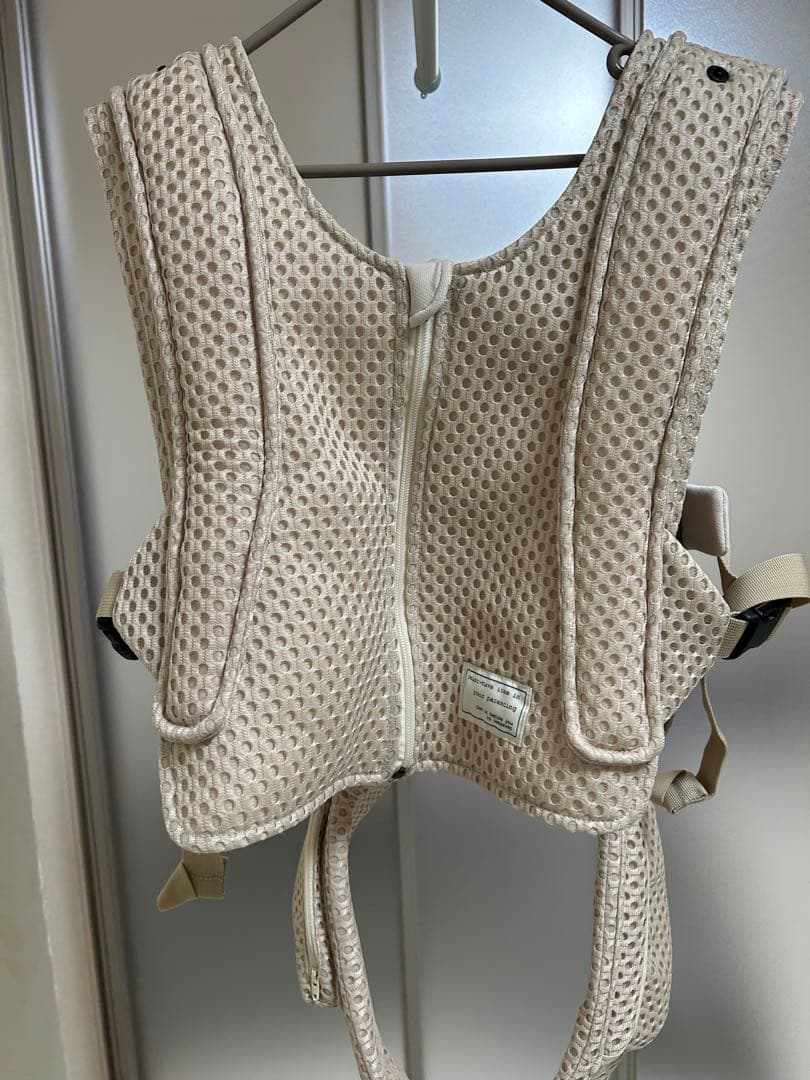 bebe swan(べべスワン)抱っこ紐(ひも)サンドベージュ - メルカリ