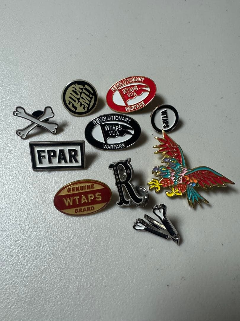 激レア WTAPS FPAR ピンバッジ 10個セット - メルカリ