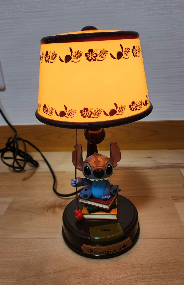 スティッチ アクションランプ ディズニー 電気スタンド - メルカリ
