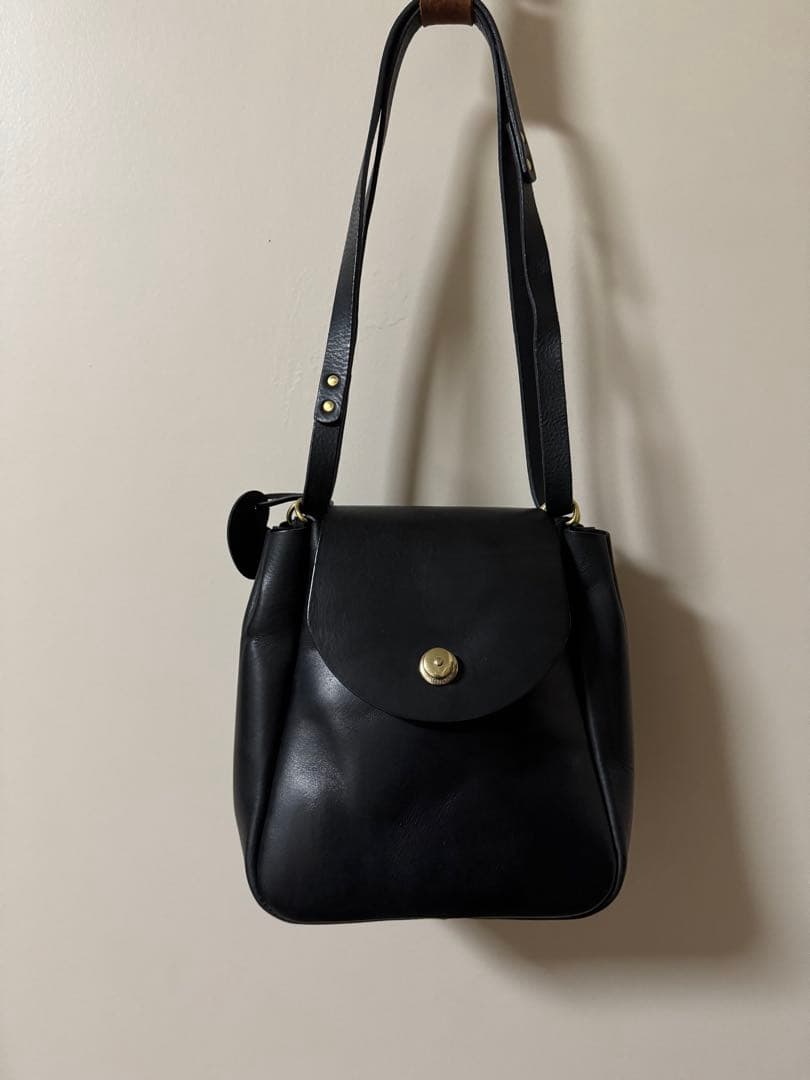 【ノルドフェルド】ロンドショルダー/ブラック HORSE LEATHER FLAT SHOULDER L フラットショルダーL | evergreen