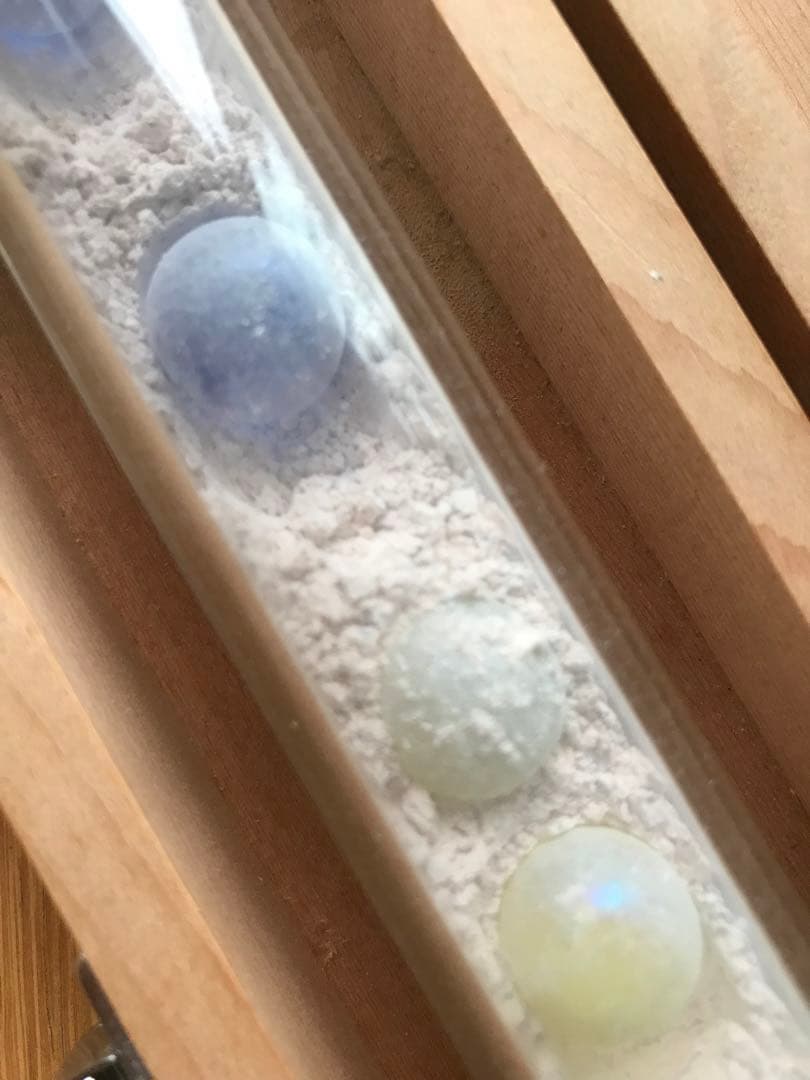 ツボ押しに最高。地球外物質入りイオン棒ポインテッド60cm木製ケース付き