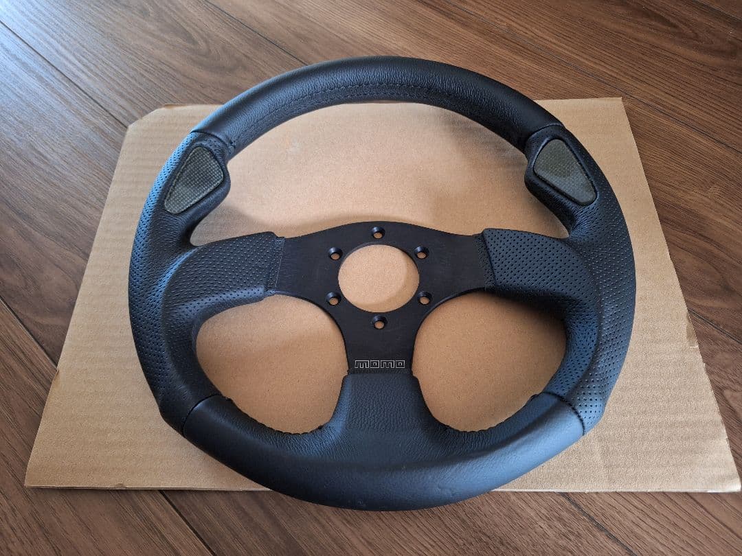 モモ　MOMO　ステアリング　中古　早い者勝ち　ジムニー モモ MOMO ステアリング 中古 早い者勝ち ジムニー モモ MOMO