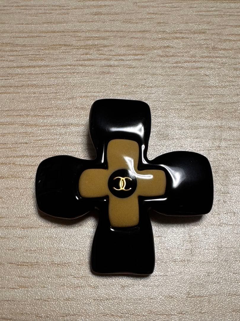 CHANEL ヴィンテージブローチ　クロスデザイン　CCマーク CHANEL（シャネル） ココマーク ブローチ CCマーク ピンバッチ
