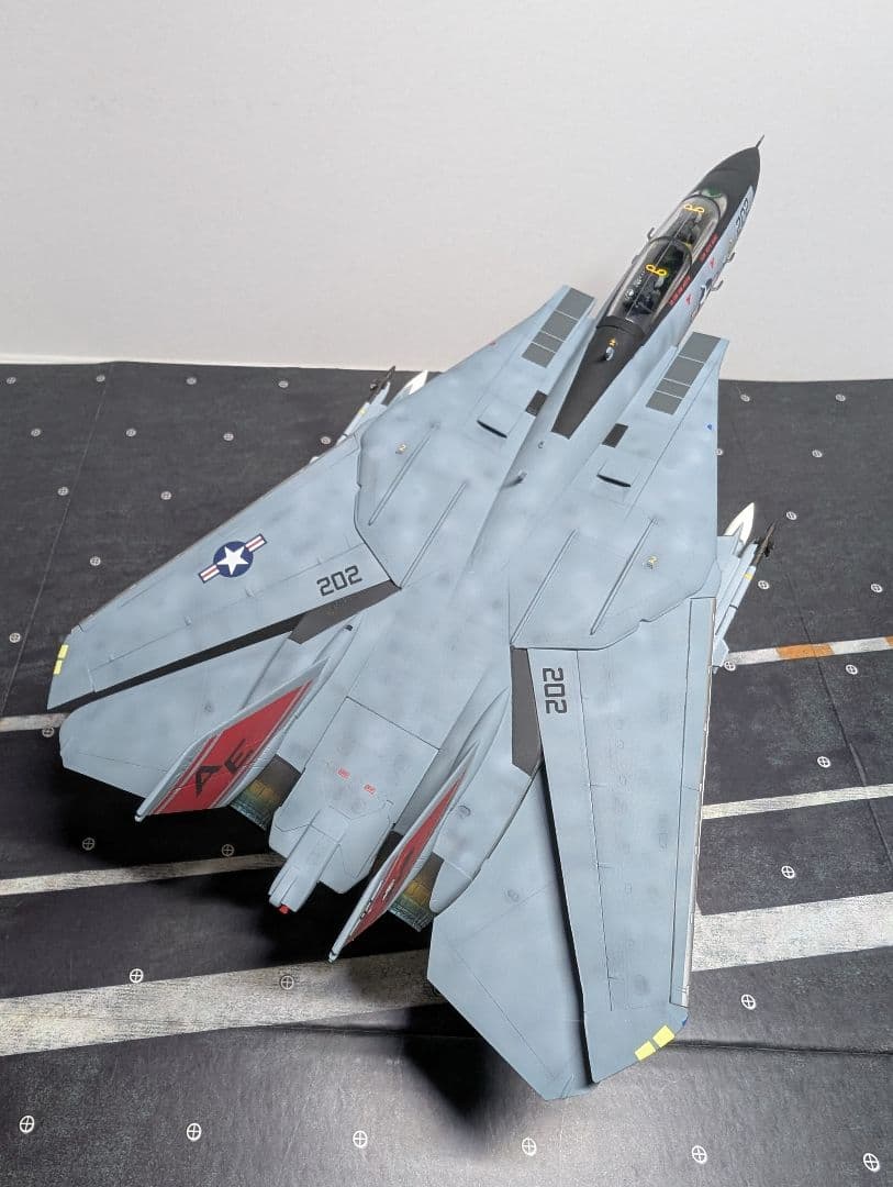 ハセガワF−14A 完成品VF-31トムキャッターズ飛行状態1/72完成品